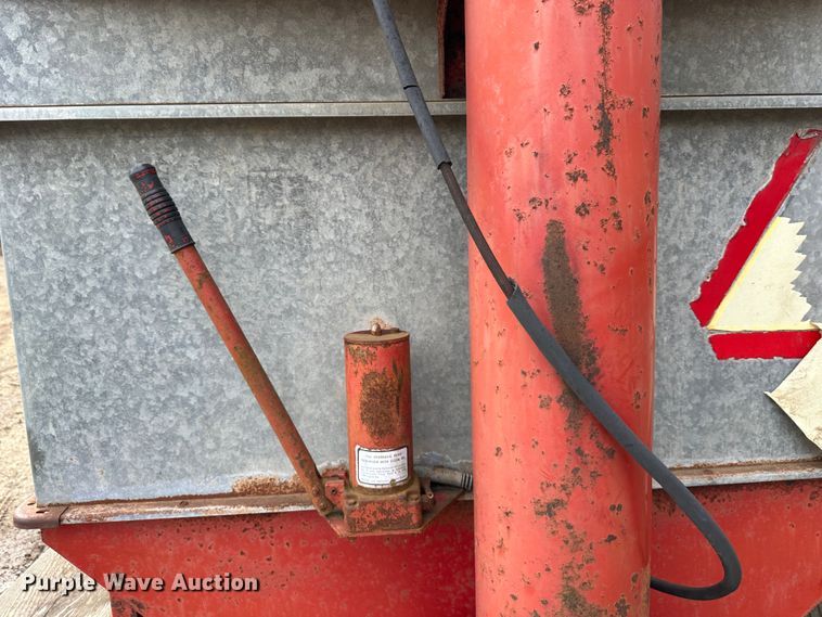 image for item LN9104 Heider  gravity wagon