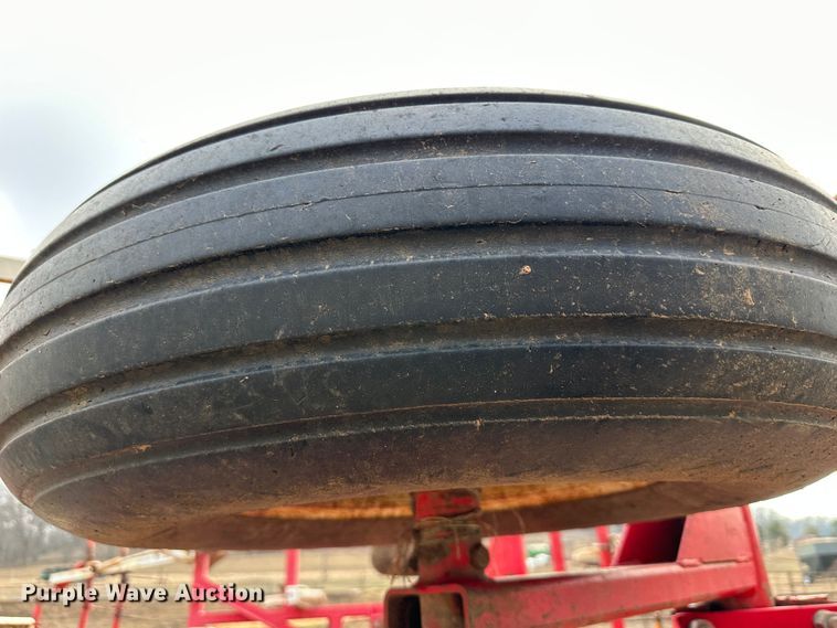 image for item LN9105 Wil-Rich 2500  field cultivator