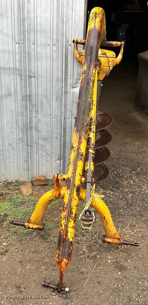 image for item LN9109 Danuser F7  post hole digger