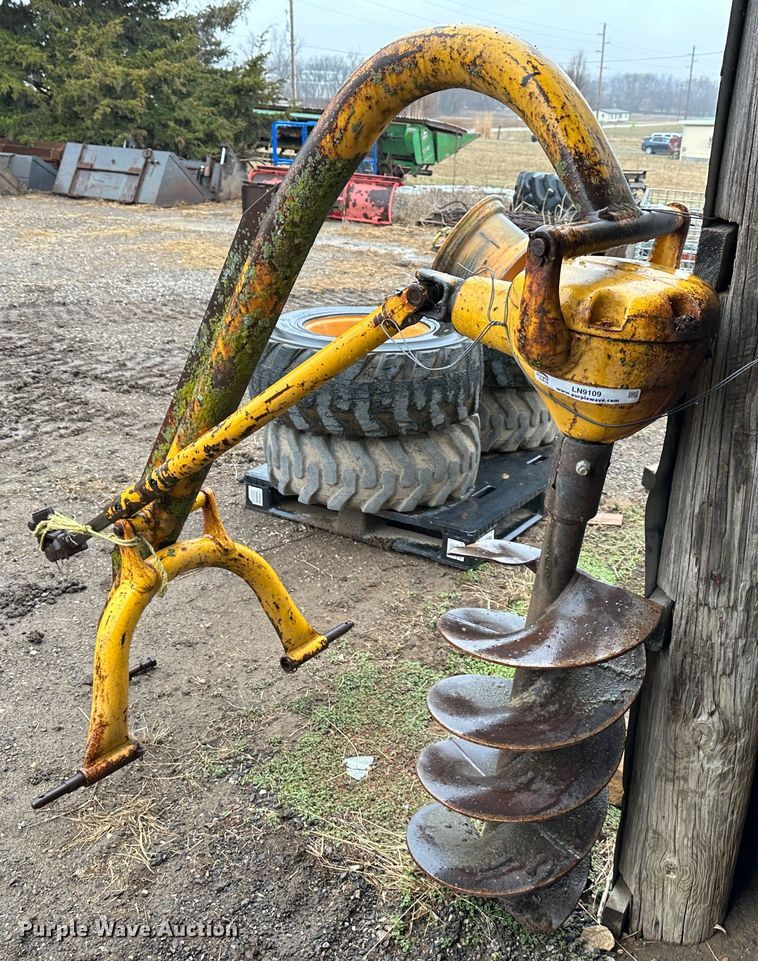 image for item LN9109 Danuser F7  post hole digger