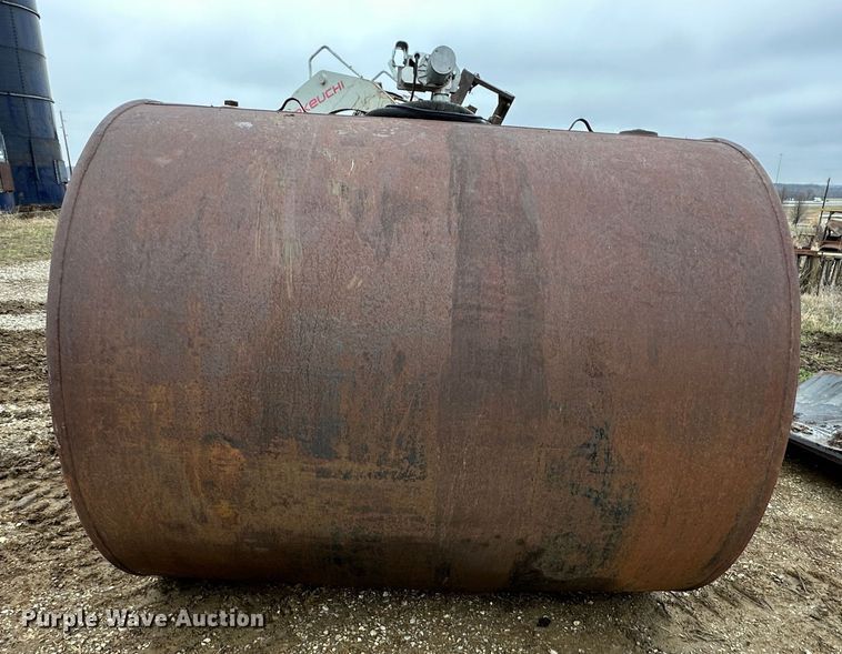 image for item LN9112 1,000 gallon fuel tank