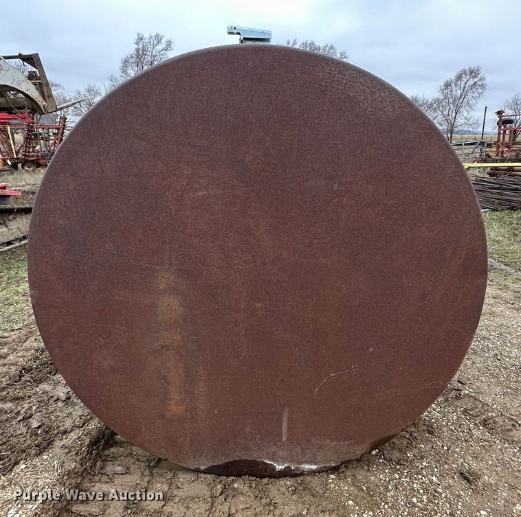 image for item LN9112 1,000 gallon fuel tank