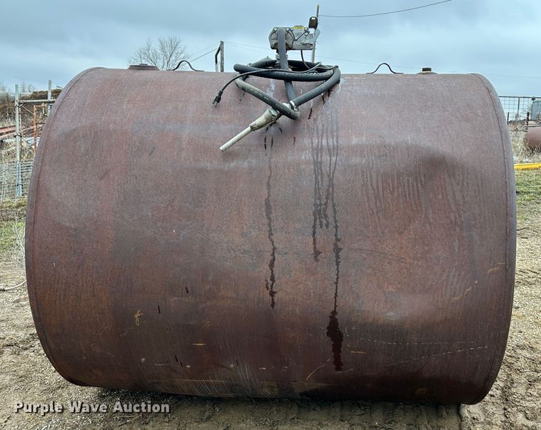 image for item LN9112 1,000 gallon fuel tank
