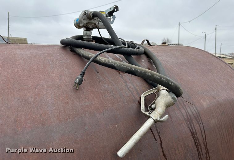 image for item LN9112 1,000 gallon fuel tank