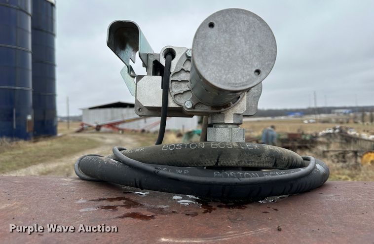 image for item LN9112 1,000 gallon fuel tank