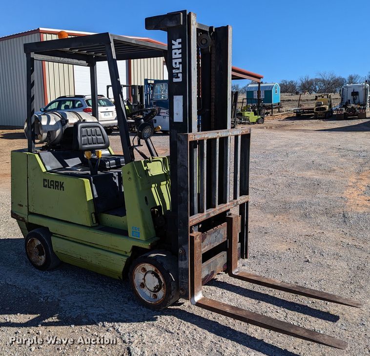 image for item LP9240 Clark GCS25MC  forklift