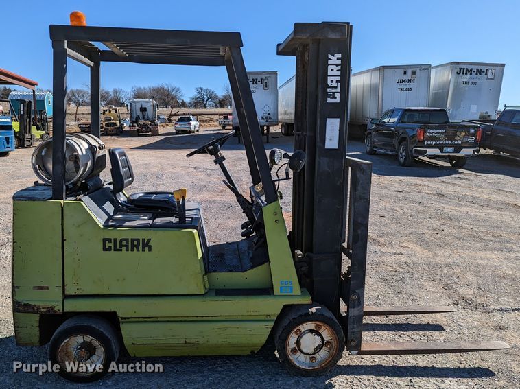 image for item LP9240 Clark GCS25MC  forklift