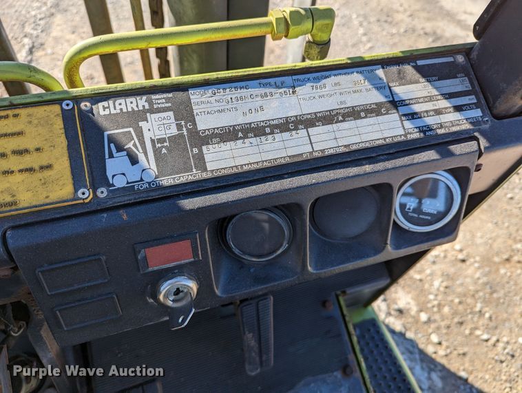 image for item LP9240 Clark GCS25MC  forklift