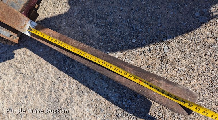 image for item LP9240 Clark GCS25MC  forklift