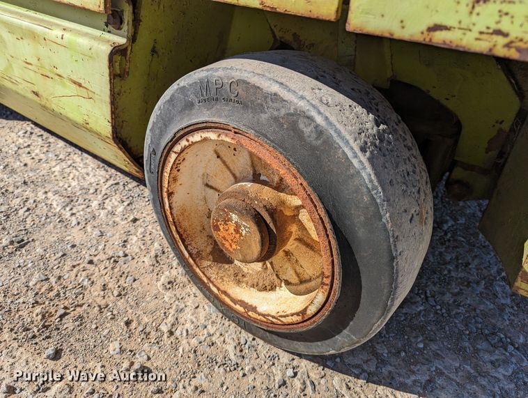 image for item LP9240 Clark GCS25MC  forklift