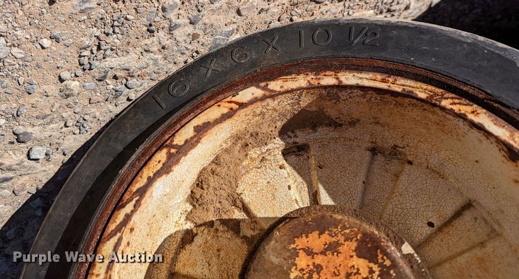 image for item LP9240 Clark GCS25MC  forklift