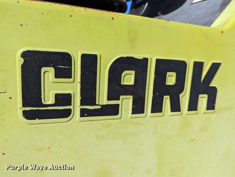 image for item LP9240 Clark GCS25MC  forklift