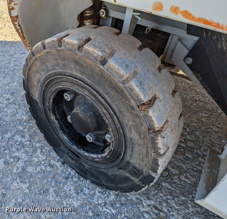 image for item LP9241 UniCarriers MDG1F4A50V  forklift