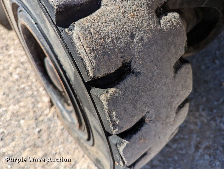 image for item LP9241 UniCarriers MDG1F4A50V  forklift