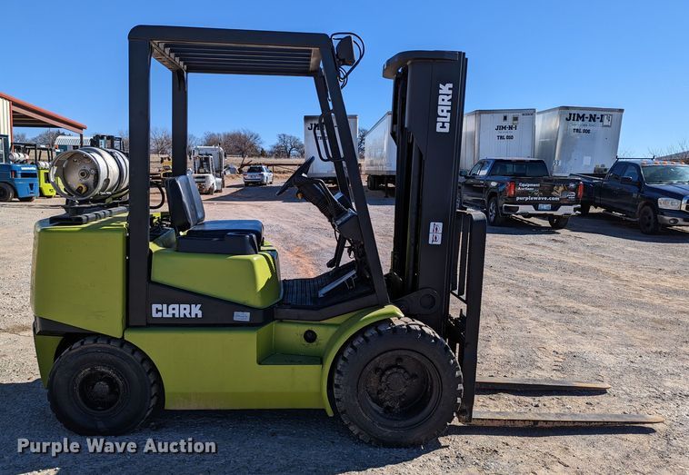 image for item LP9242 Clark CGP30  forklift