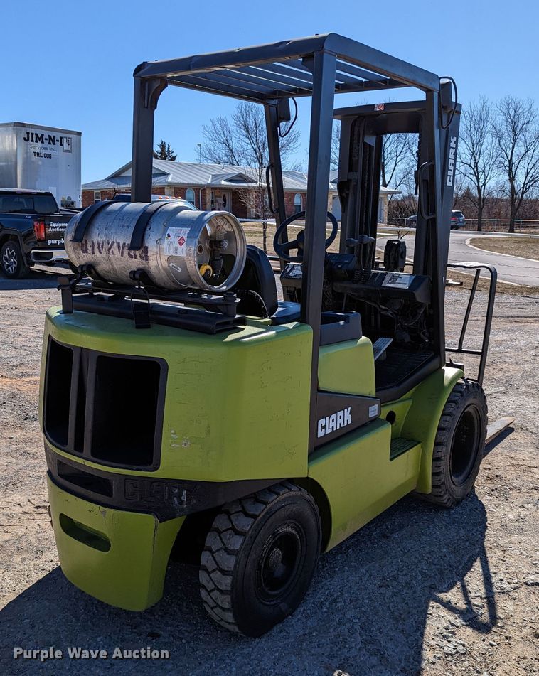 image for item LP9242 Clark CGP30  forklift