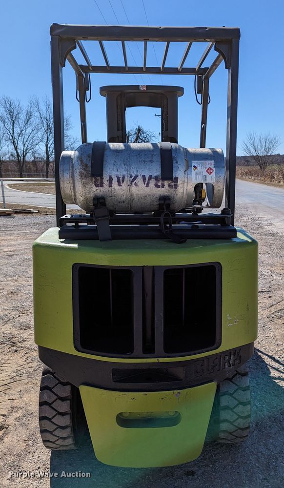 image for item LP9242 Clark CGP30  forklift