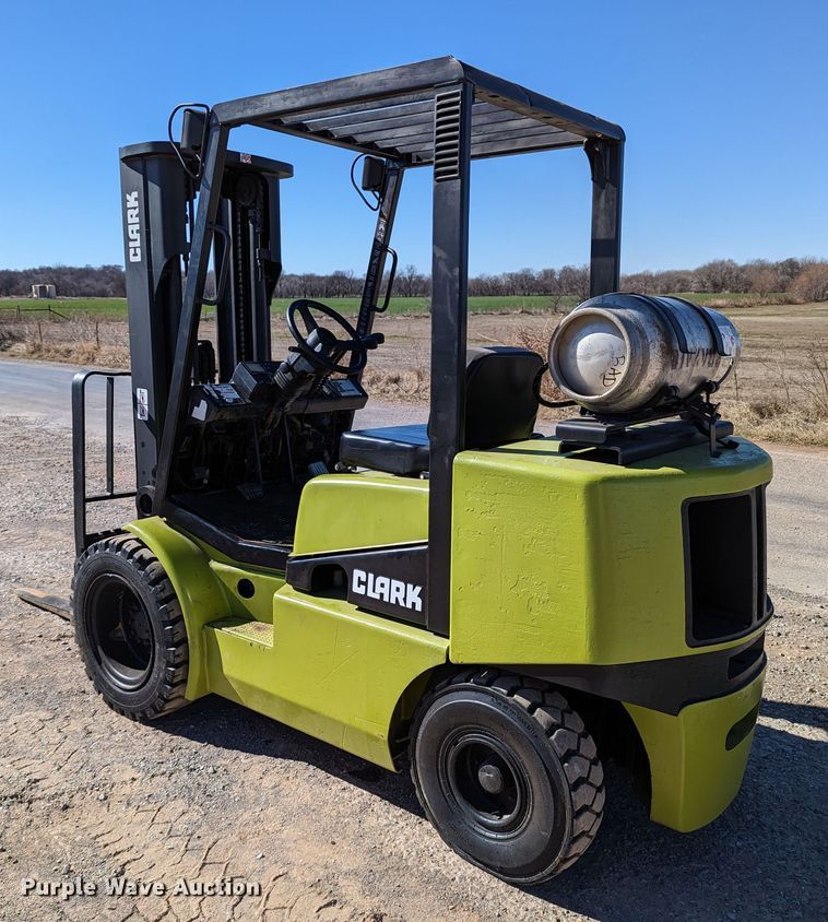 image for item LP9242 Clark CGP30  forklift