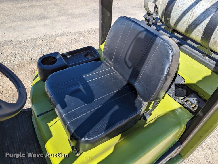 image for item LP9242 Clark CGP30  forklift