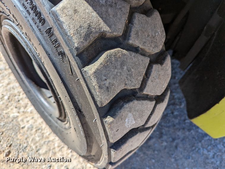 image for item LP9242 Clark CGP30  forklift