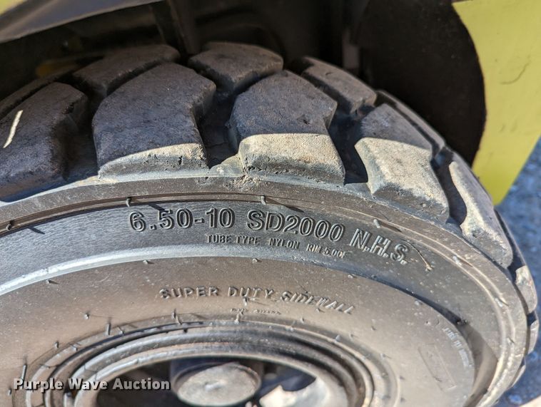 image for item LP9242 Clark CGP30  forklift