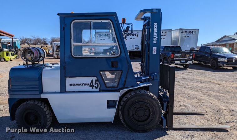 image for item LP9243 Komatsu FG45T-6  forklift