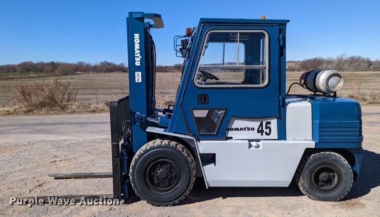 image for item LP9243 Komatsu FG45T-6  forklift