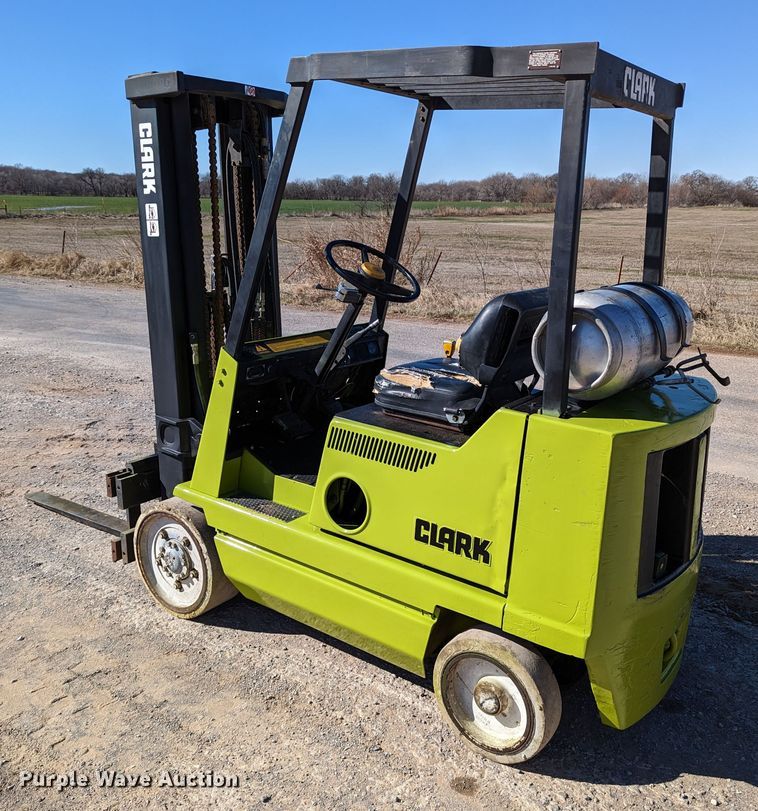image for item LP9244 Clark GCX20  forklift