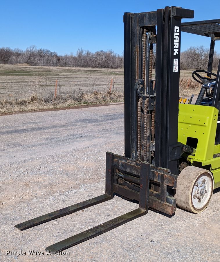 image for item LP9244 Clark GCX20  forklift
