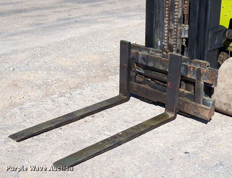 image for item LP9244 Clark GCX20  forklift