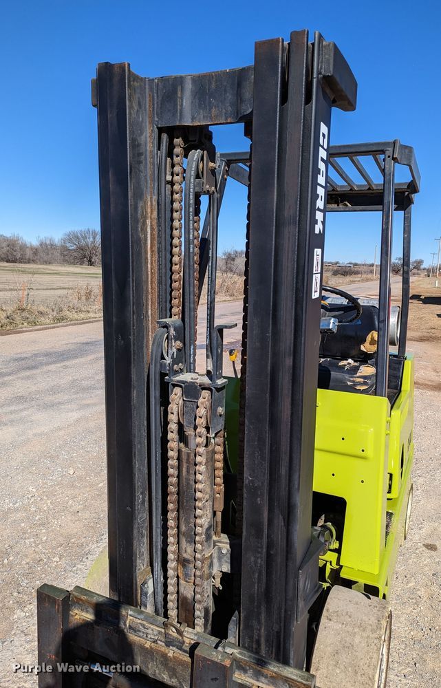 image for item LP9244 Clark GCX20  forklift