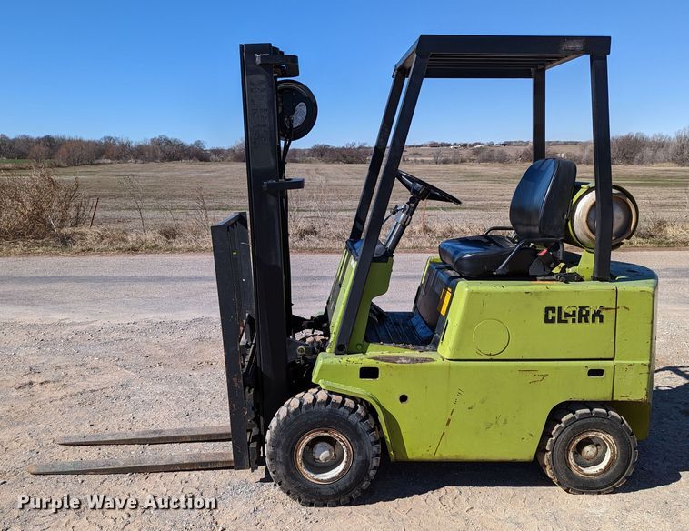 image for item LP9245 Clark C500-Y30  forklift
