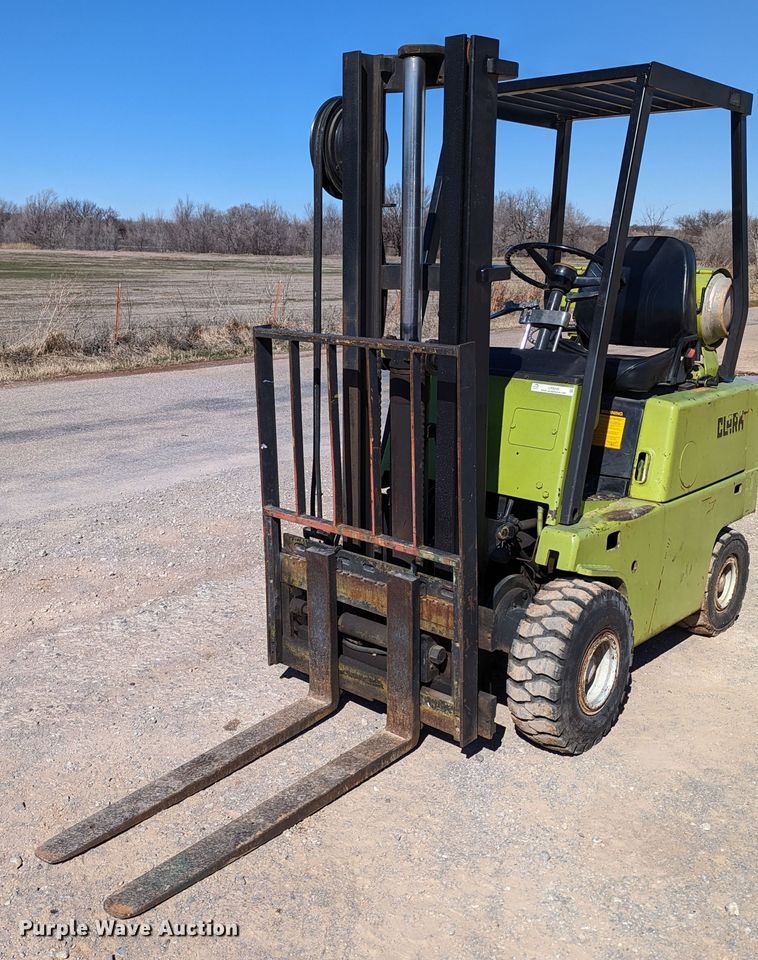 image for item LP9245 Clark C500-Y30  forklift