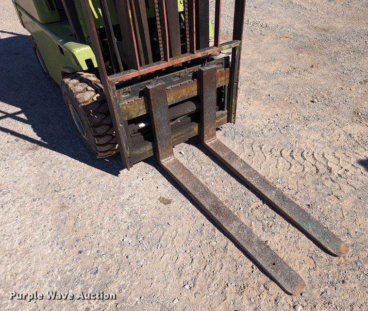 image for item LP9245 Clark C500-Y30  forklift