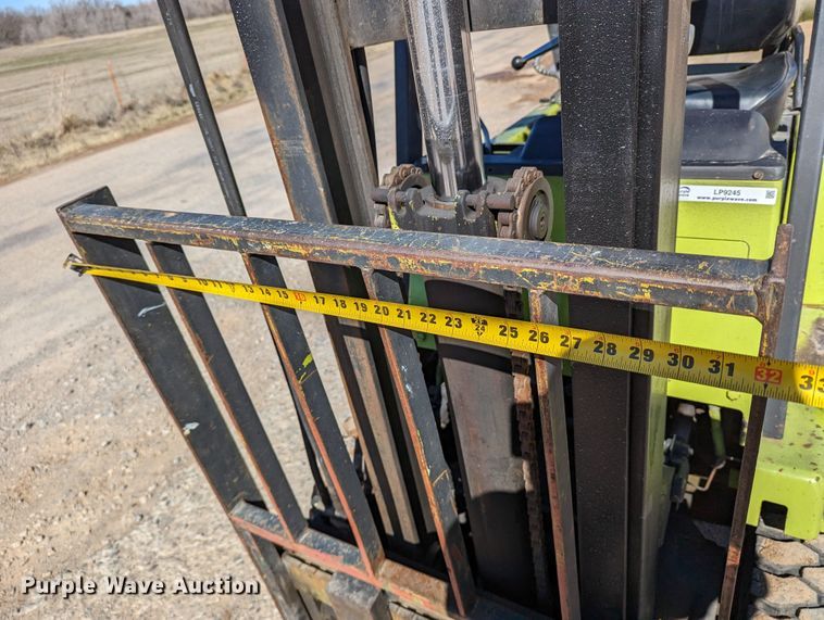 image for item LP9245 Clark C500-Y30  forklift