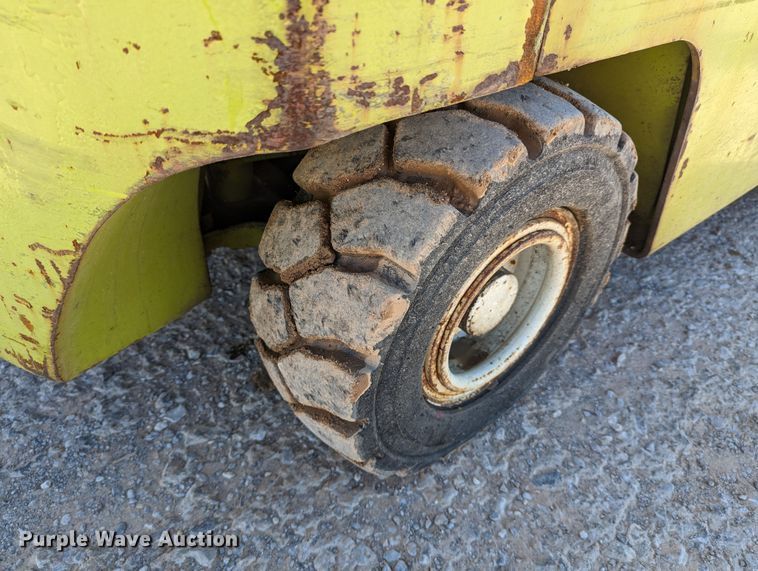 image for item LP9245 Clark C500-Y30  forklift