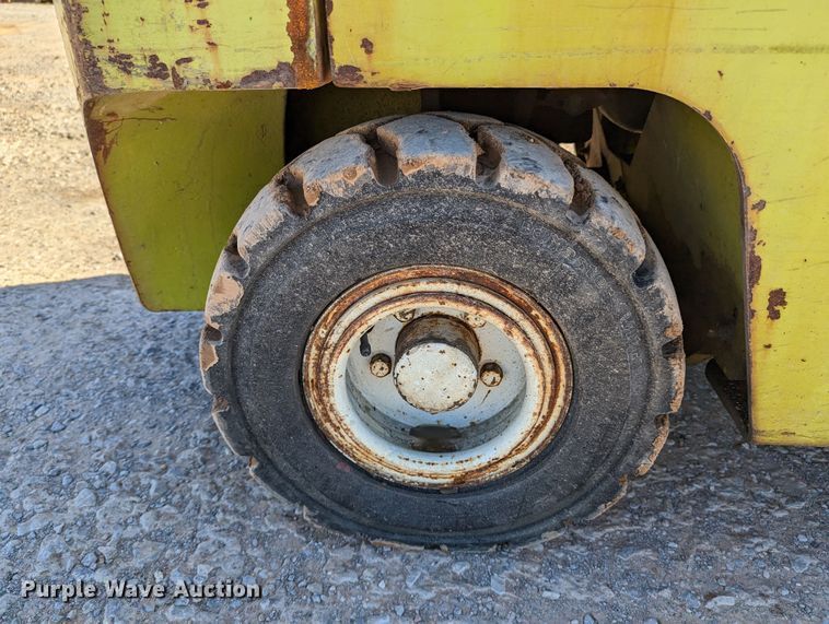 image for item LP9245 Clark C500-Y30  forklift