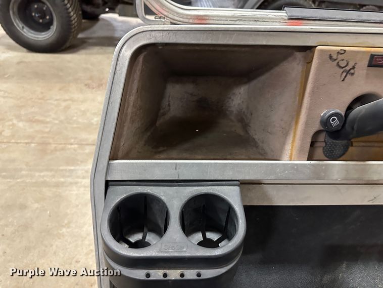 image for item LT9073 (2) utility vehicles