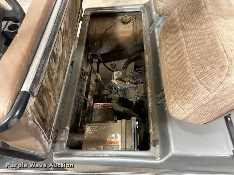 image for item LT9073 (2) utility vehicles