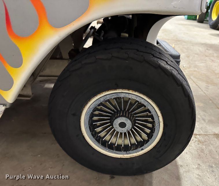 image for item LT9073 (2) utility vehicles