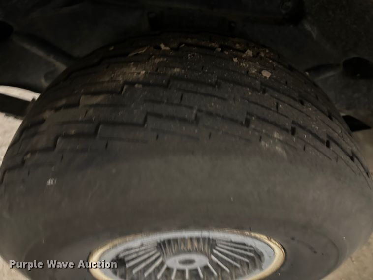 image for item LT9073 (2) utility vehicles