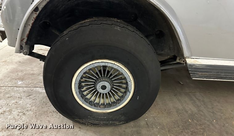 image for item LT9073 (2) utility vehicles