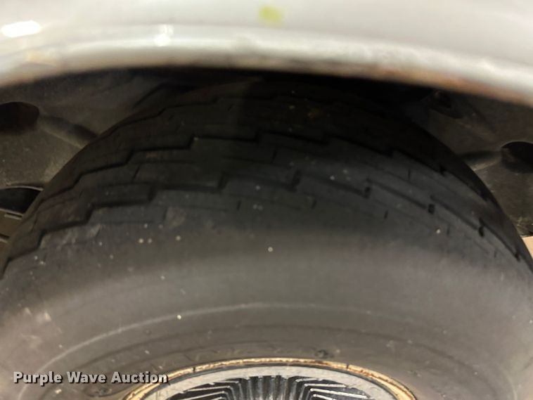 image for item LT9073 (2) utility vehicles