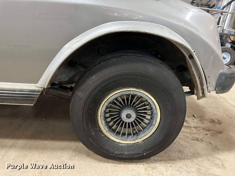 image for item LT9073 (2) utility vehicles