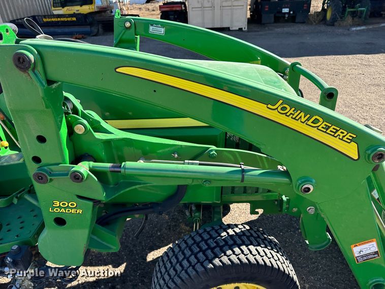 image for item LT9077 John Deere 790  tractor