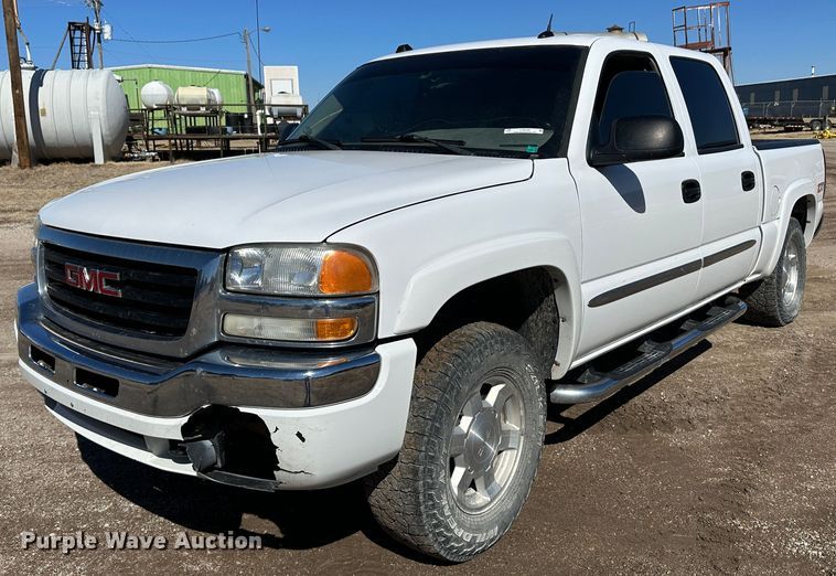 image for item LT9109 2005 GMC Sierra 1500  Crew Cab pickup truck