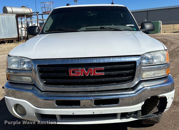 image for item LT9109 2005 GMC Sierra 1500  Crew Cab pickup truck