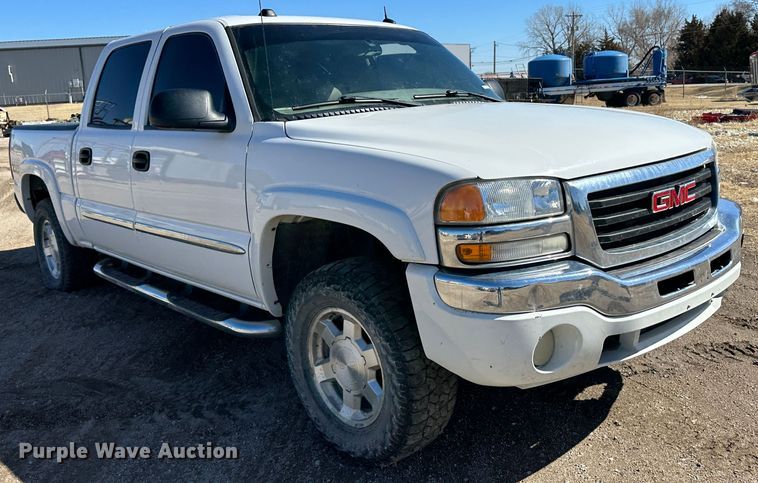 image for item LT9109 2005 GMC Sierra 1500  Crew Cab pickup truck