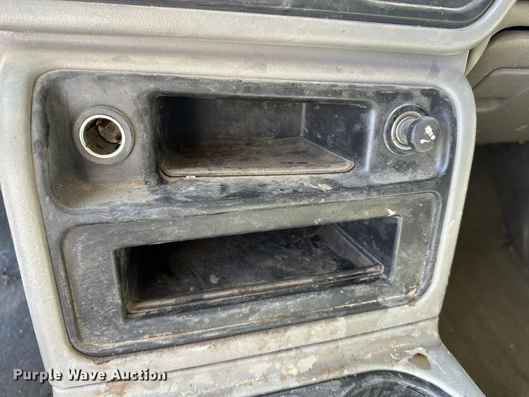 image for item LT9109 2005 GMC Sierra 1500  Crew Cab pickup truck