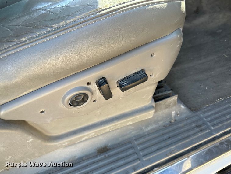 image for item LT9109 2005 GMC Sierra 1500  Crew Cab pickup truck